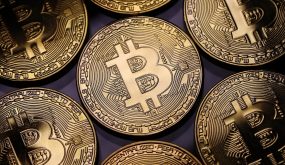 بتكوين تهدد سيطرة الحكومات على عملاتها
